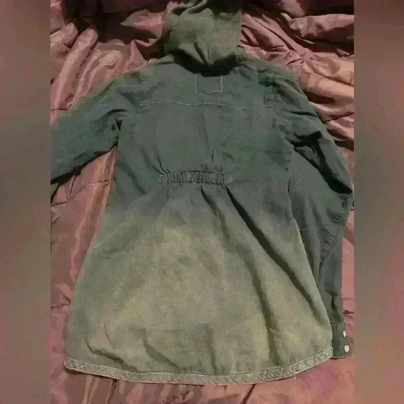 Levi’s umbre denim girls shirt size large  (12-14) - Picture 4 of 7